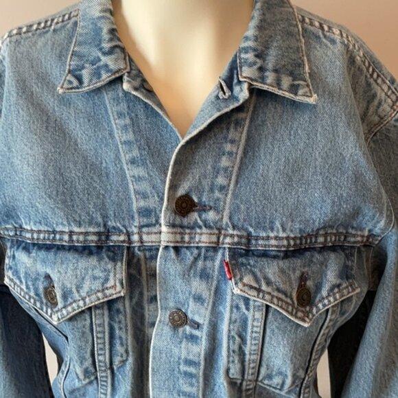 ⭐️Levi's Vintage 1990's Jean Jacket - Picture 3 of 12